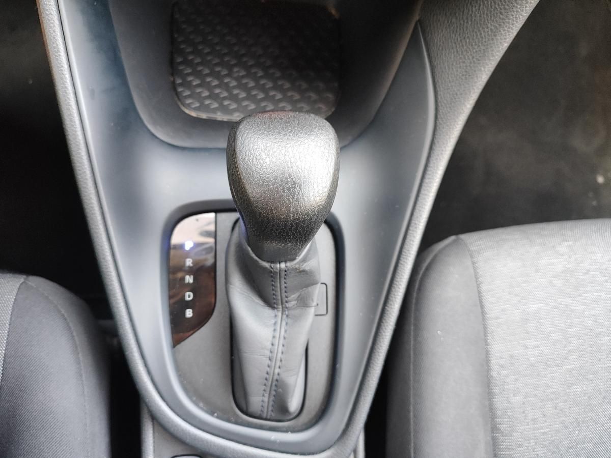 toyota-yaris-2022-hibrido-a-gasolina-1490cc