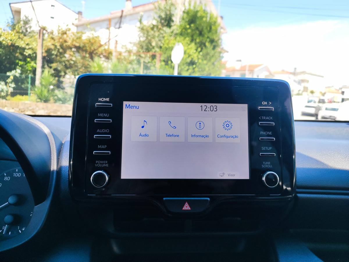toyota-yaris-2022-hibrido-a-gasolina-1490cc