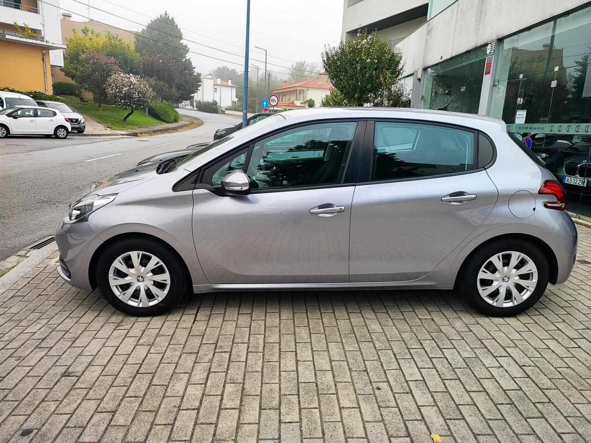 peugeot-208-2019-diesel-1499cc