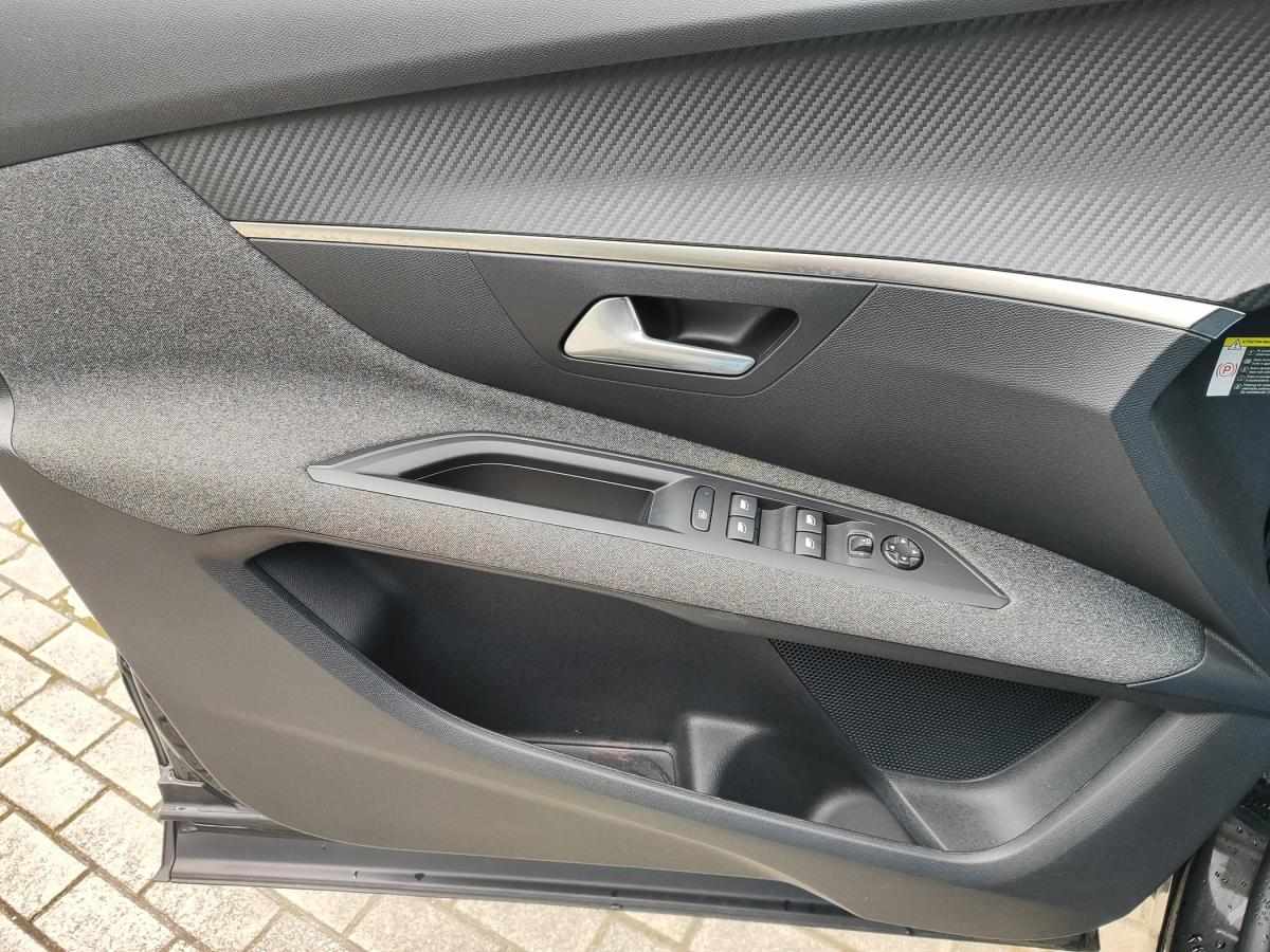 peugeot-3008-2022-diesel-1499cc