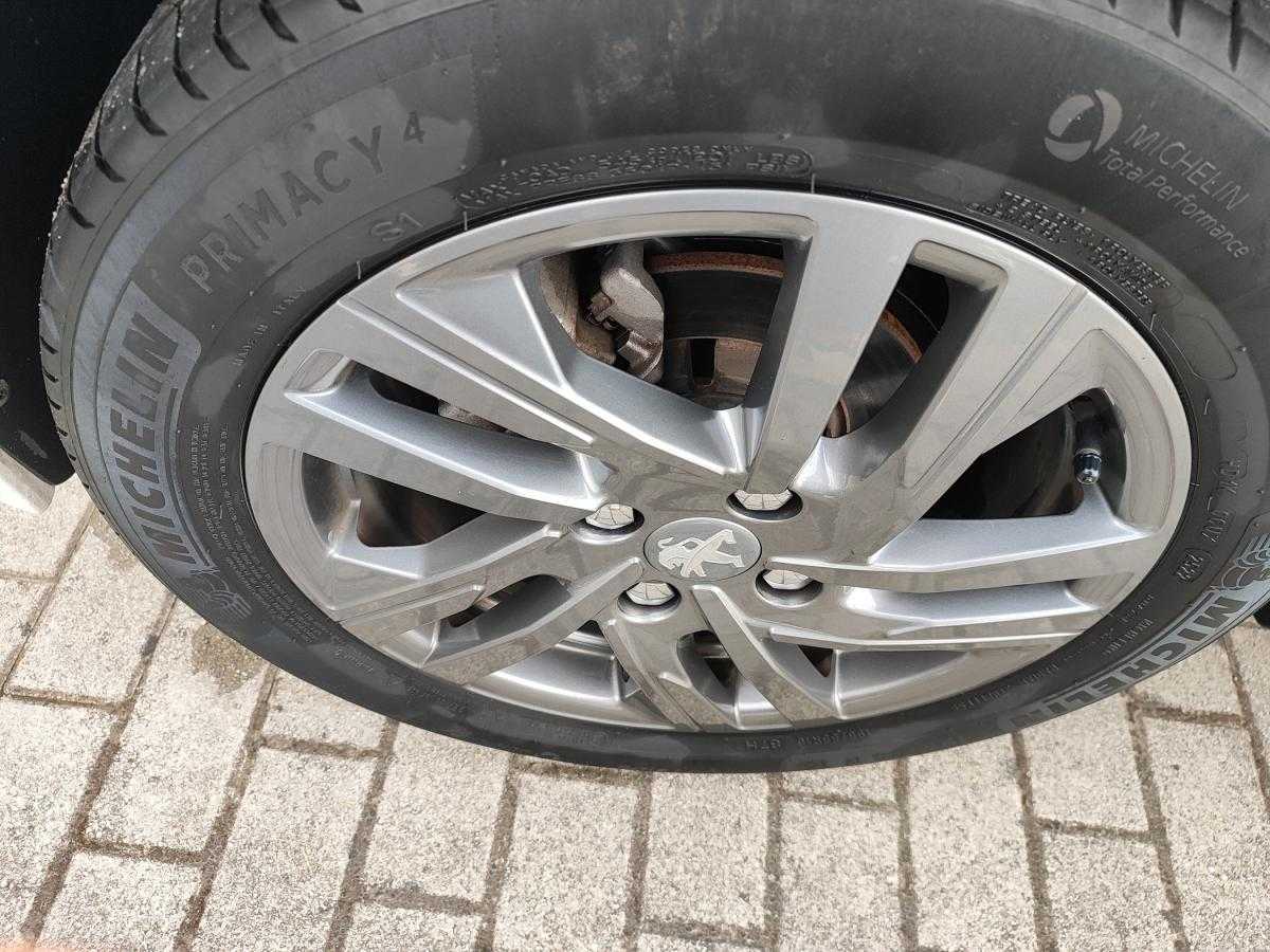 peugeot-208-2022-diesel-1499cc