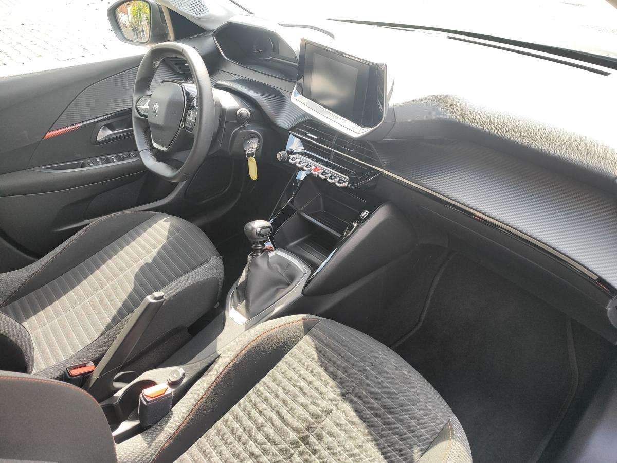 peugeot-208-2022-diesel-1499cc