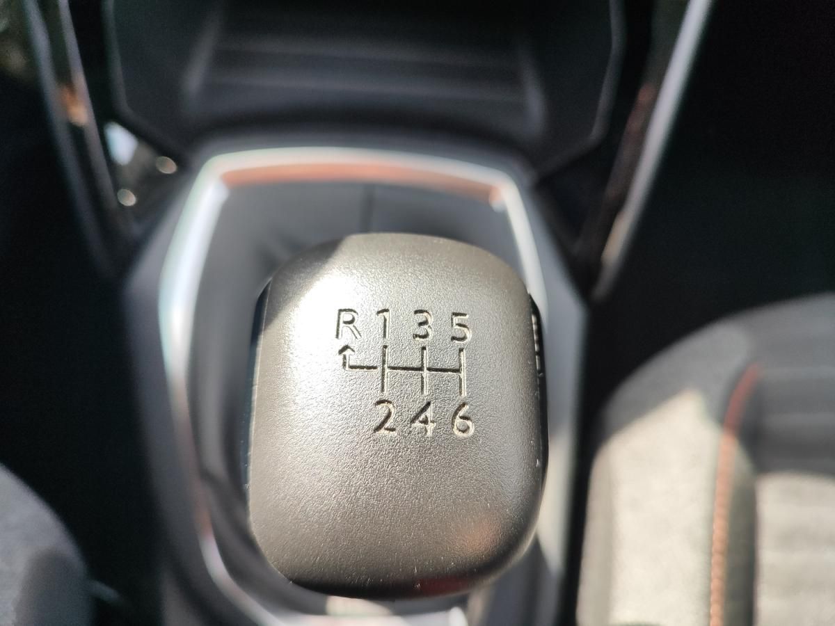 peugeot-208-2022-diesel-1499cc