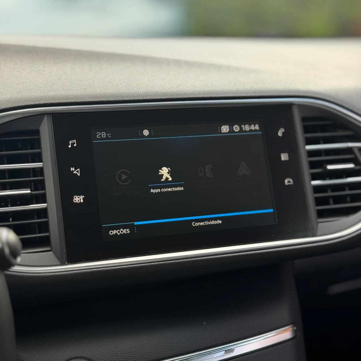peugeot-308-sw-2018-diesel-1499cc
