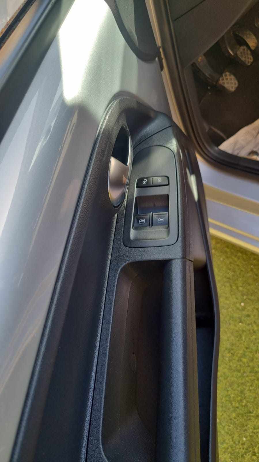 volkswagen-up-1-0-2016-gasolina-999cc