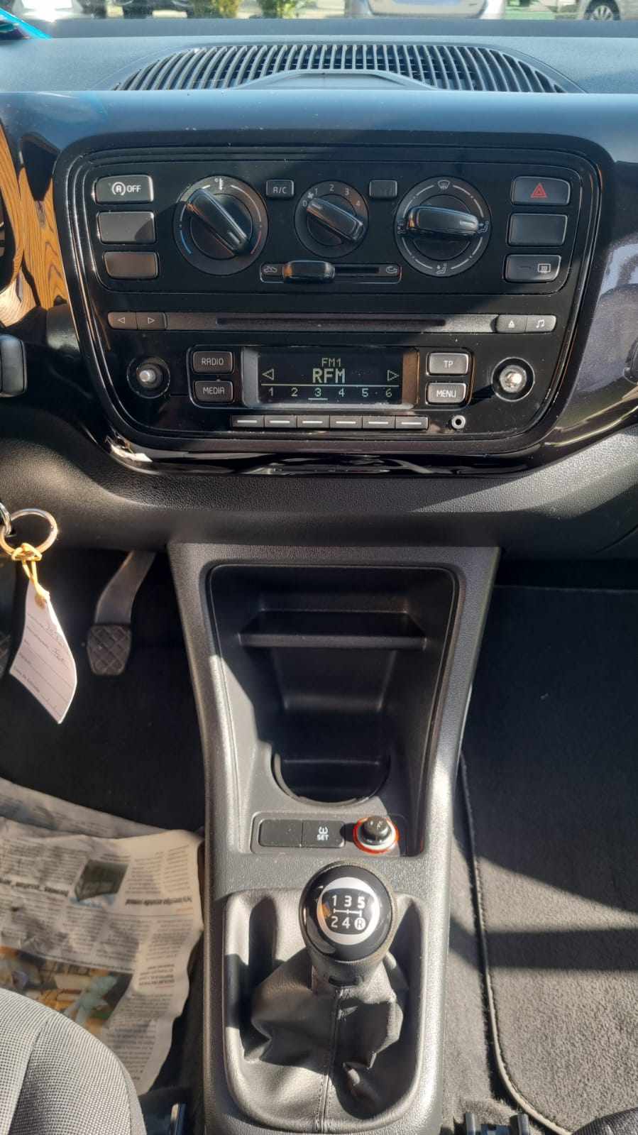 volkswagen-up-1-0-2016-gasolina-999cc