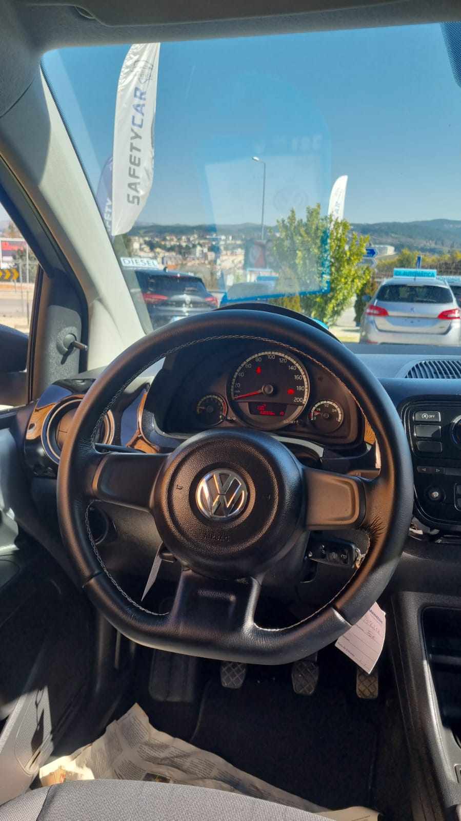 volkswagen-up-1-0-2016-gasolina-999cc