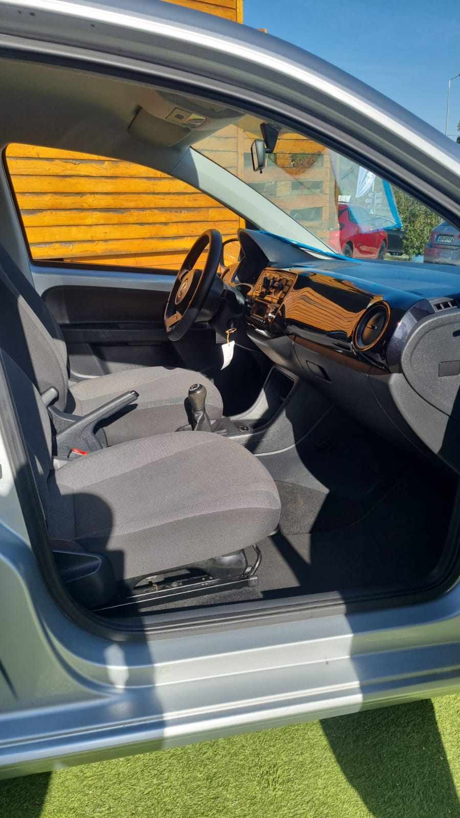 volkswagen-up-1-0-2016-gasolina-999cc