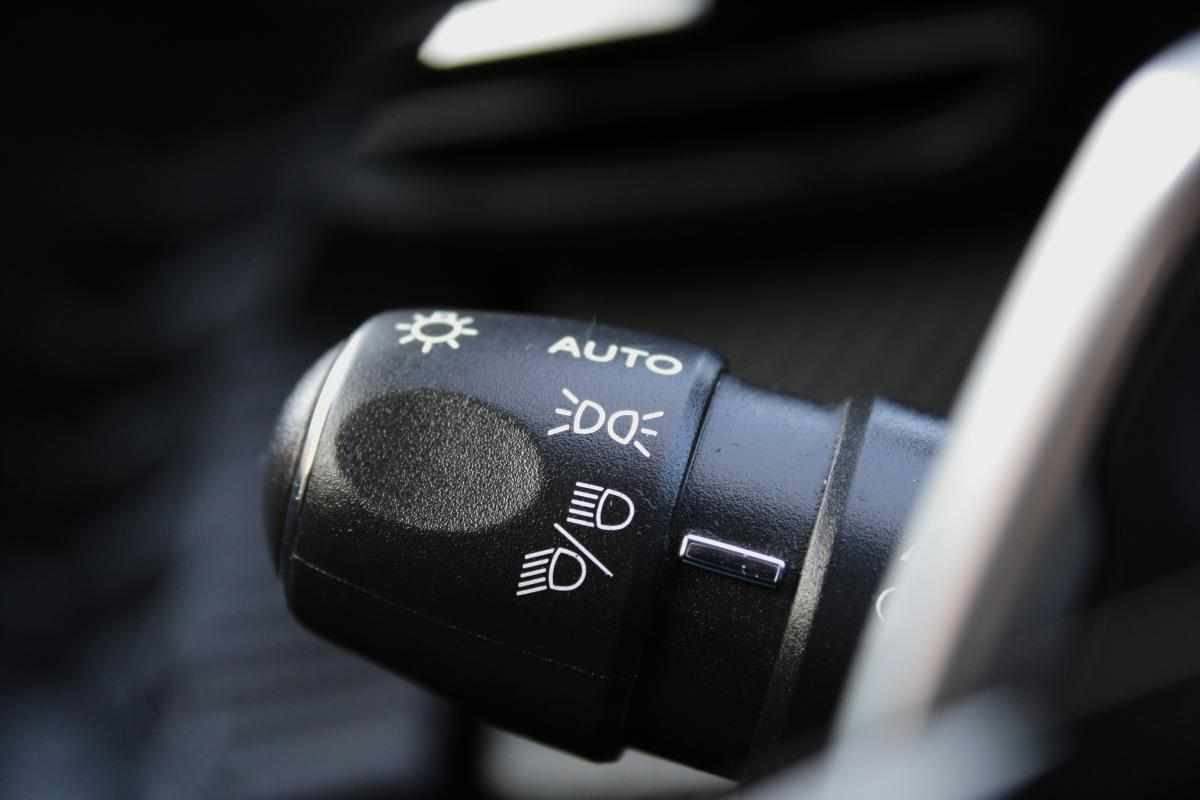 peugeot-208-1-2-puretech-2021-gasolina-1199cc