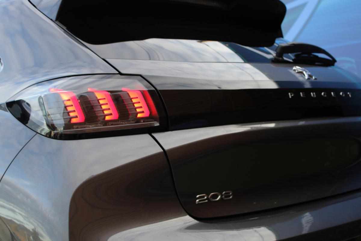 peugeot-208-1-2-puretech-2021-gasolina-1199cc