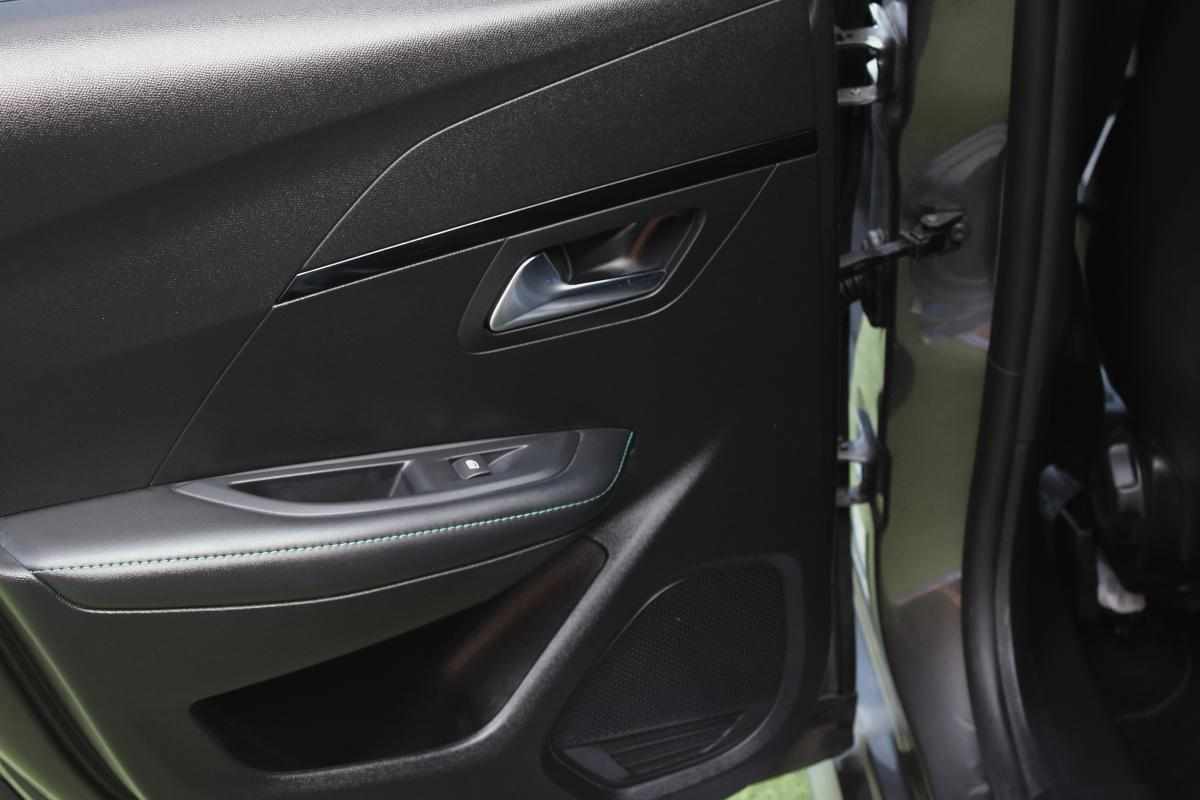 peugeot-208-1-2-puretech-2021-gasolina-1199cc