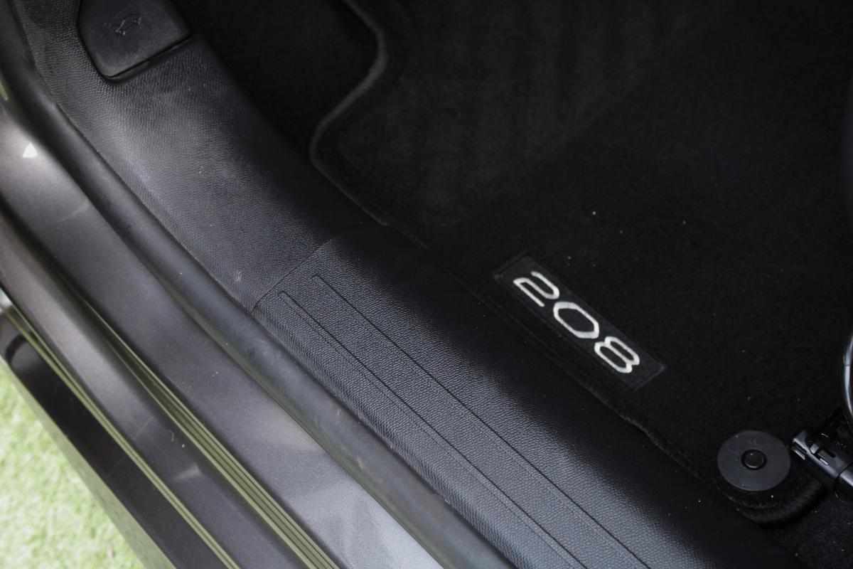 peugeot-208-1-2-puretech-2021-gasolina-1199cc