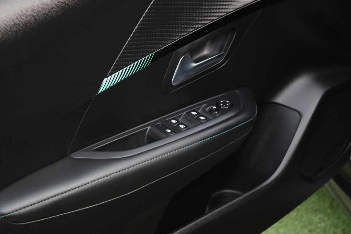 peugeot-208-1-2-puretech-2021-gasolina-1199cc
