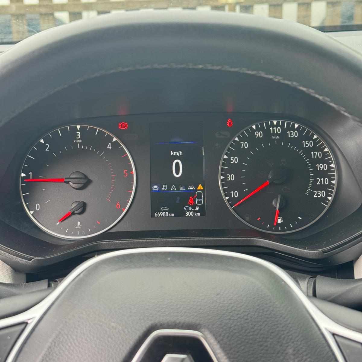 renault-clio-1-5-blue-dci-2023-diesel-1461cc