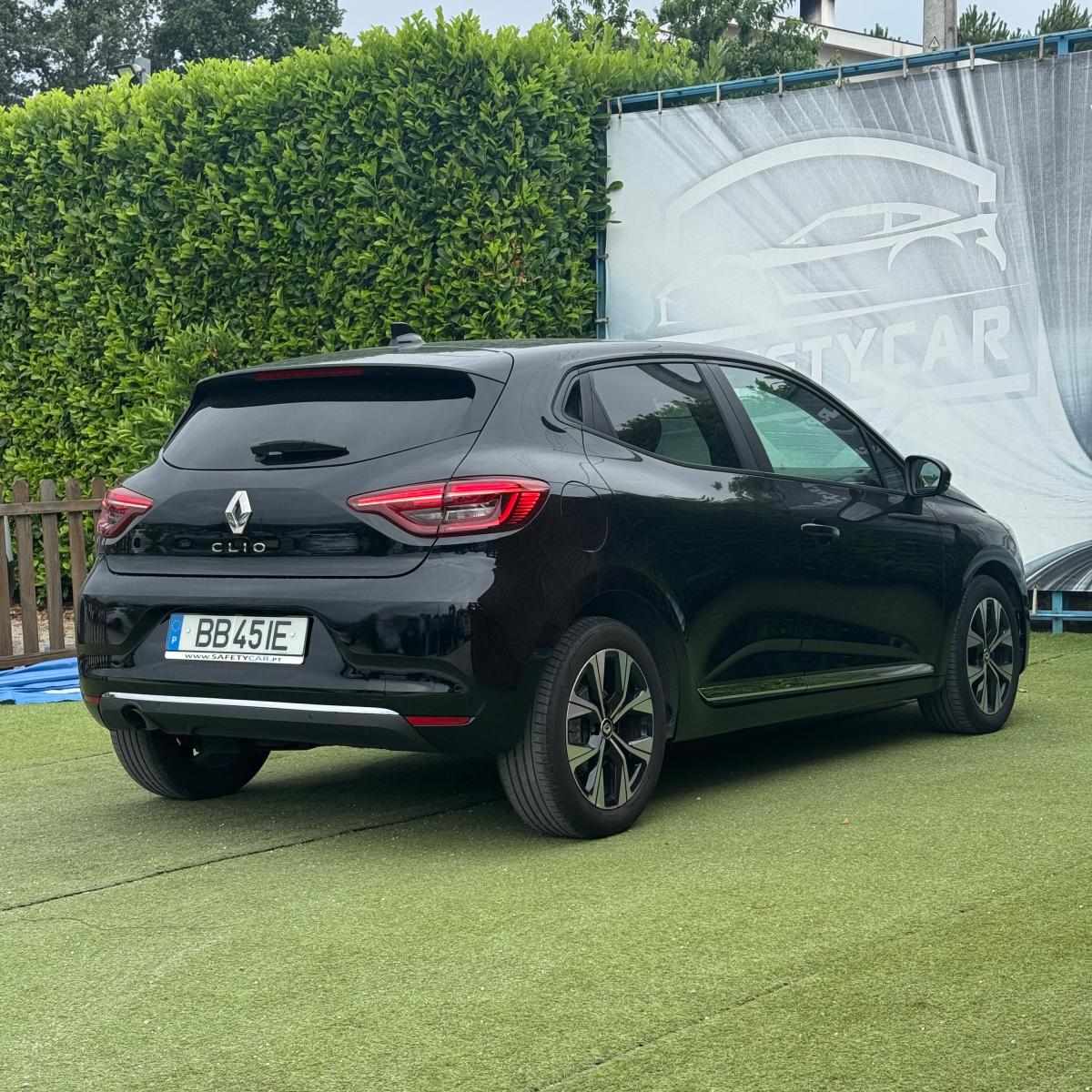 renault-clio-1-5-blue-dci-2023-diesel-1461cc