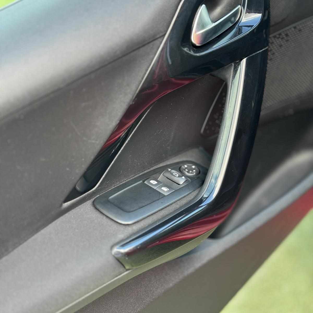 peugeot-208-1-2-puretech-2018-gasolina-1199cc