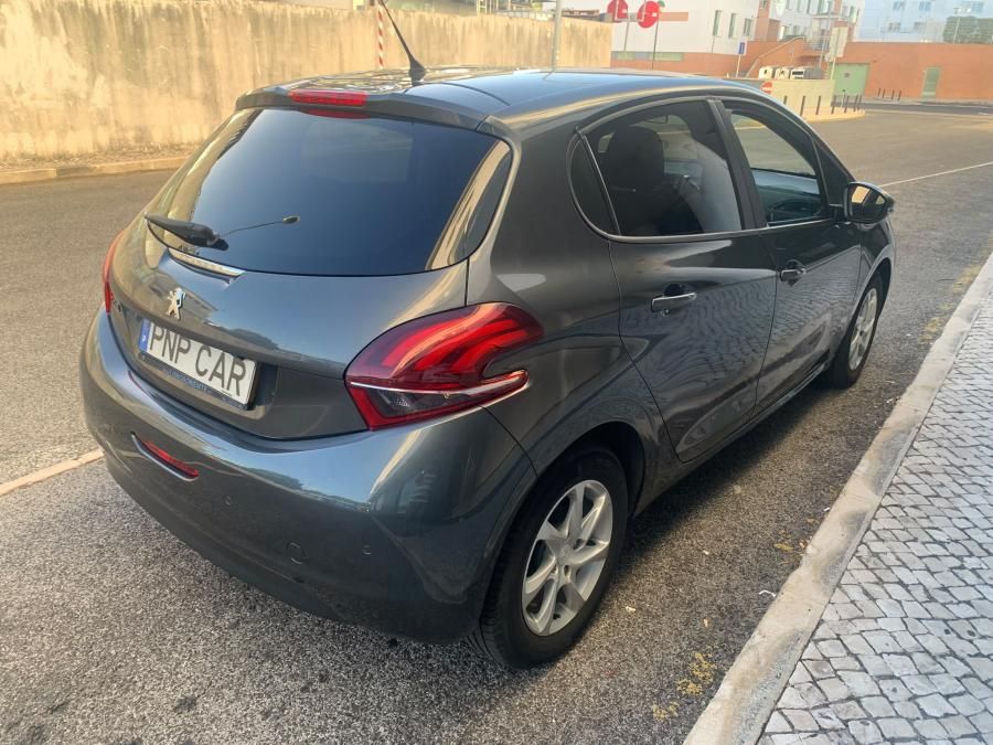 peugeot-208-2015-gasolina-1199cc
