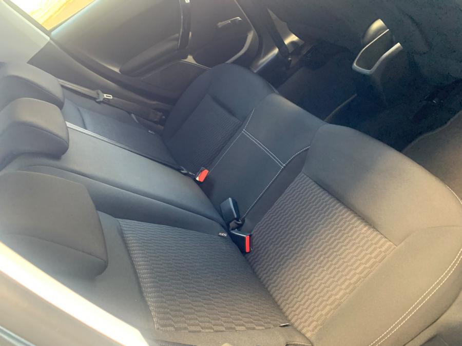 peugeot-208-2015-gasolina-1199cc