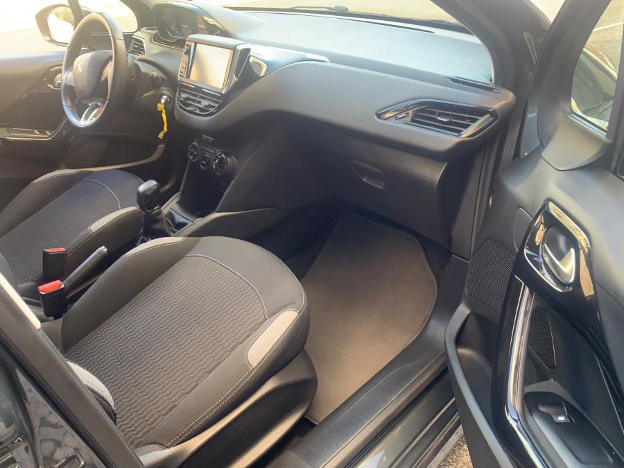 peugeot-208-2015-gasolina-1199cc