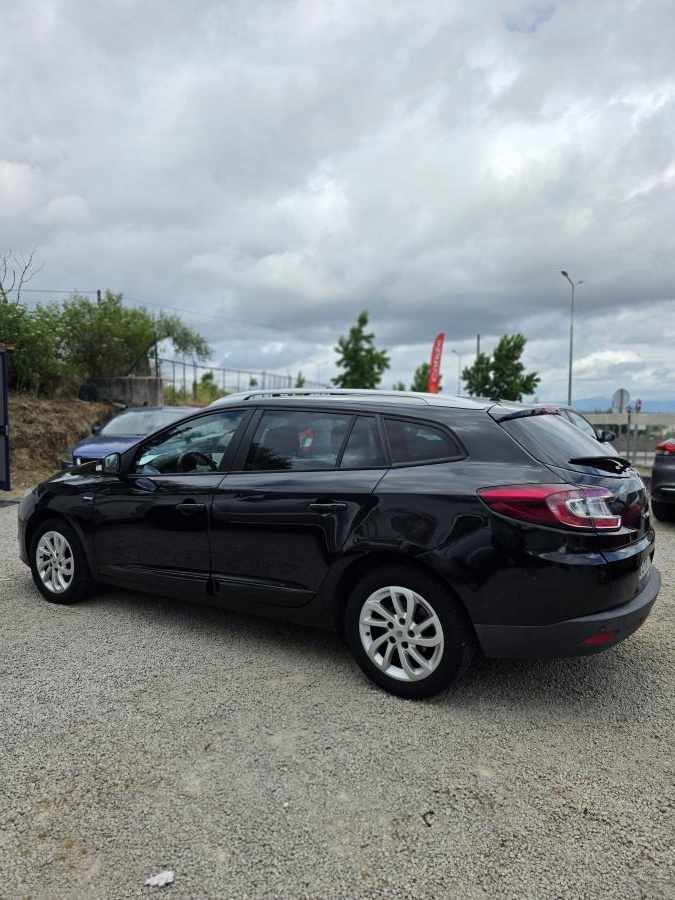 renault-megane-sport-tourer-2015-diesel-1461cc