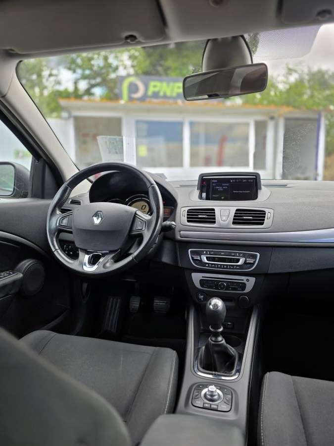 renault-megane-sport-tourer-2015-diesel-1461cc