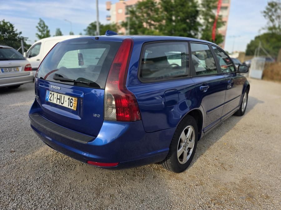 volvo-v50-2009-diesel-1560cc