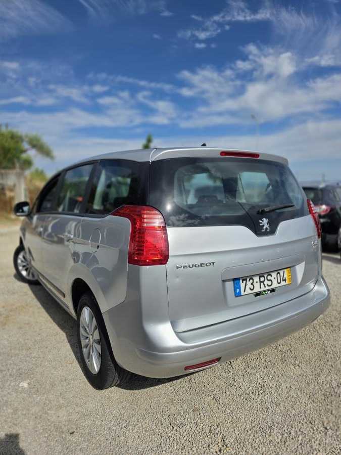 peugeot-5008-2012-diesel-1560cc