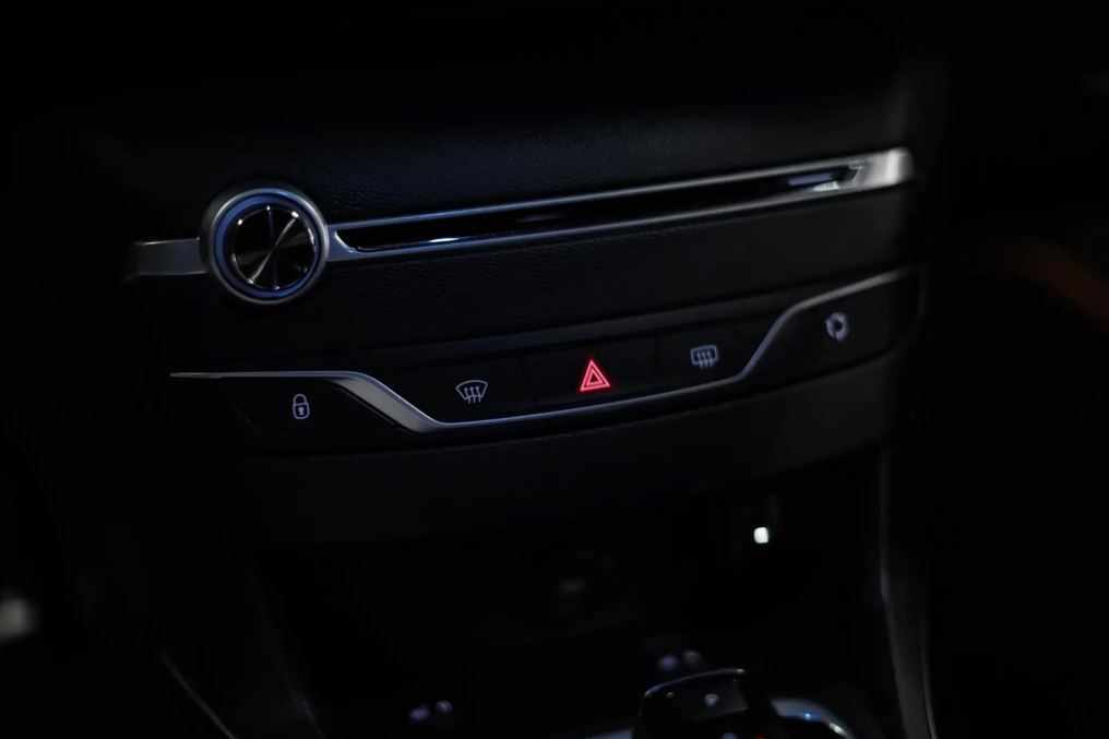 peugeot-308-sw-2021-diesel-1499cc