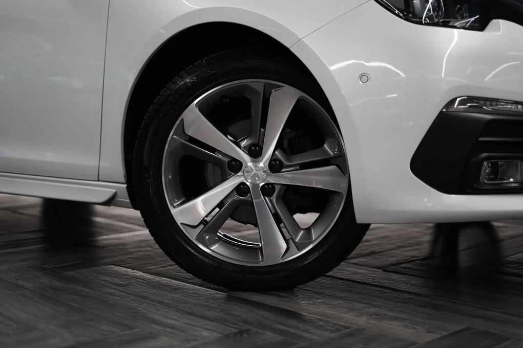 peugeot-308-sw-2021-diesel-1499cc