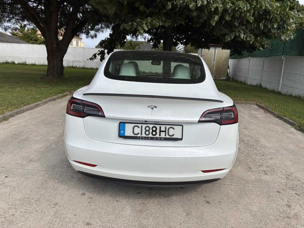 tesla-model-3-2020-eletrico-637cc