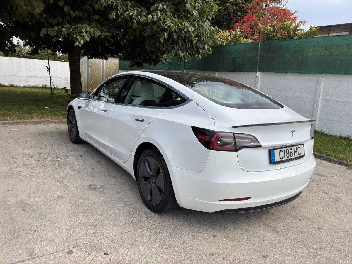 tesla-model-3-2020-eletrico-637cc
