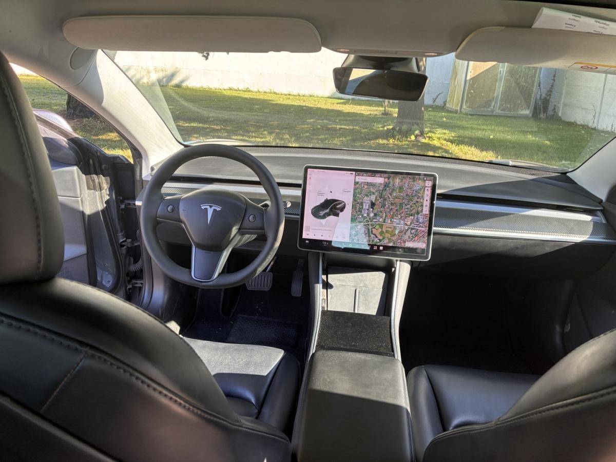 tesla-model-3-2020-eletrico-555cc
