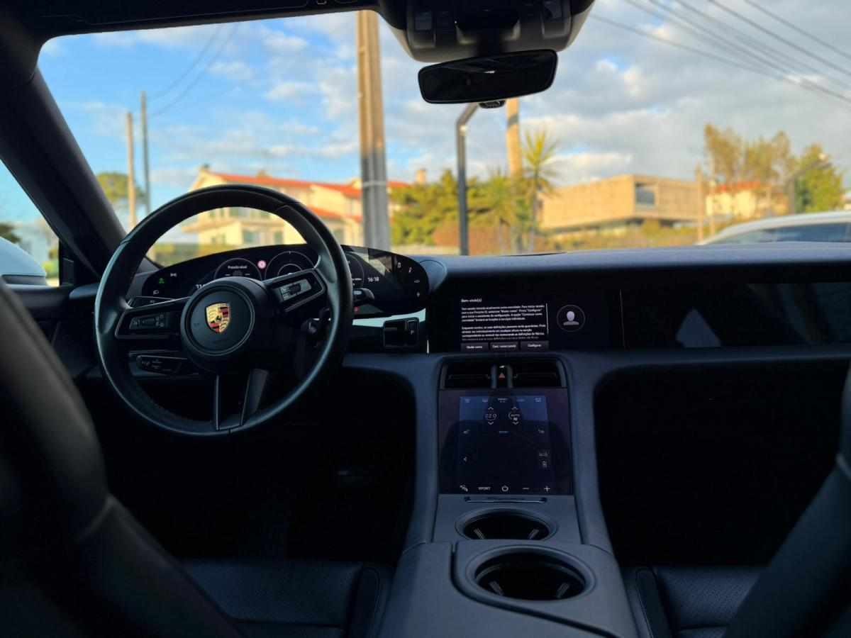 porsche-taycan-4s-2020-eletrico