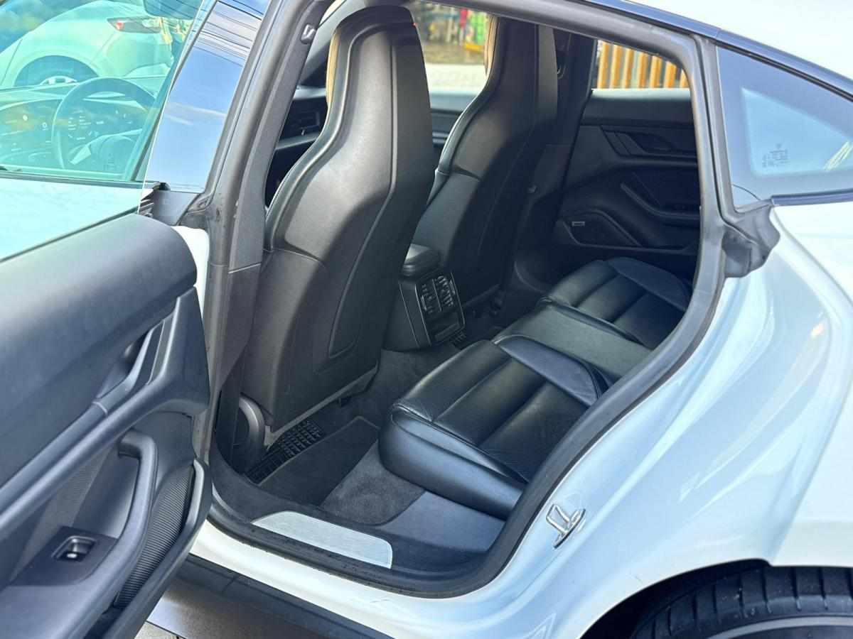 porsche-taycan-4s-2020-eletrico