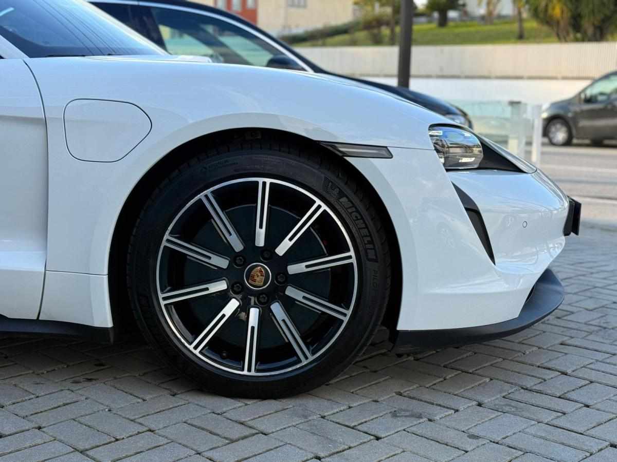 porsche-taycan-4s-2020-eletrico
