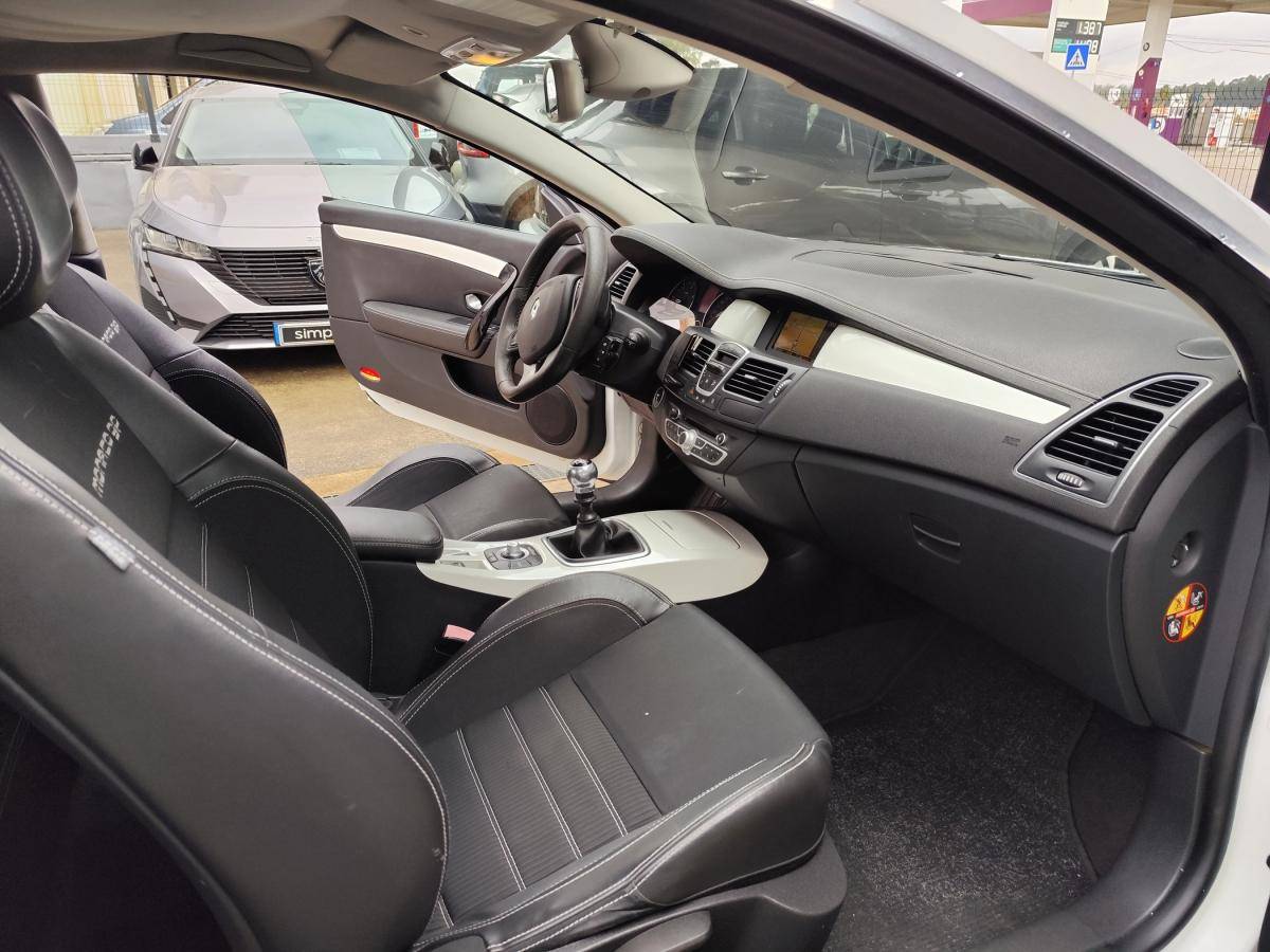 renault-laguna-2011-diesel-1995cc