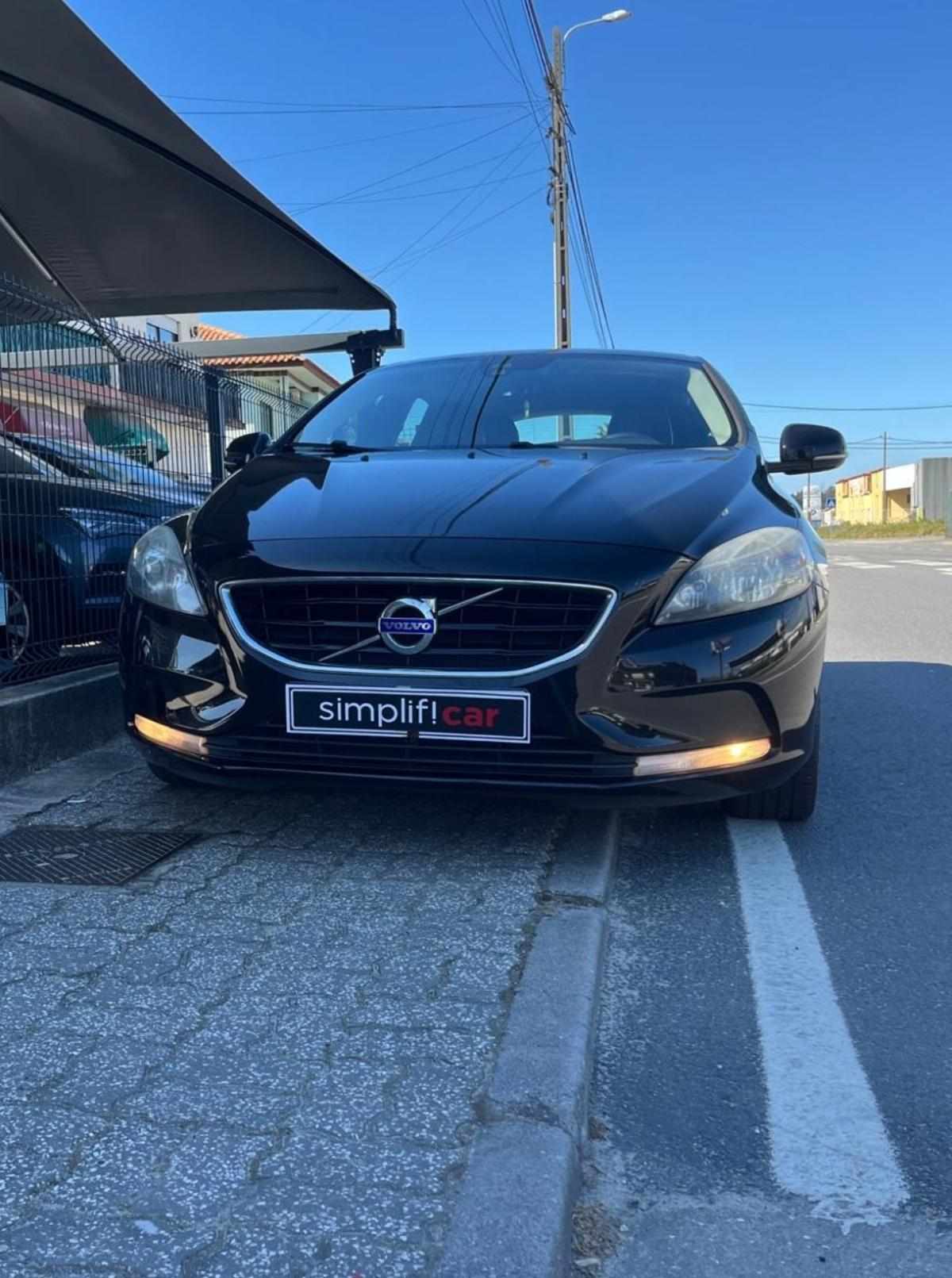 volvo-v40-2015-diesel-1969cc