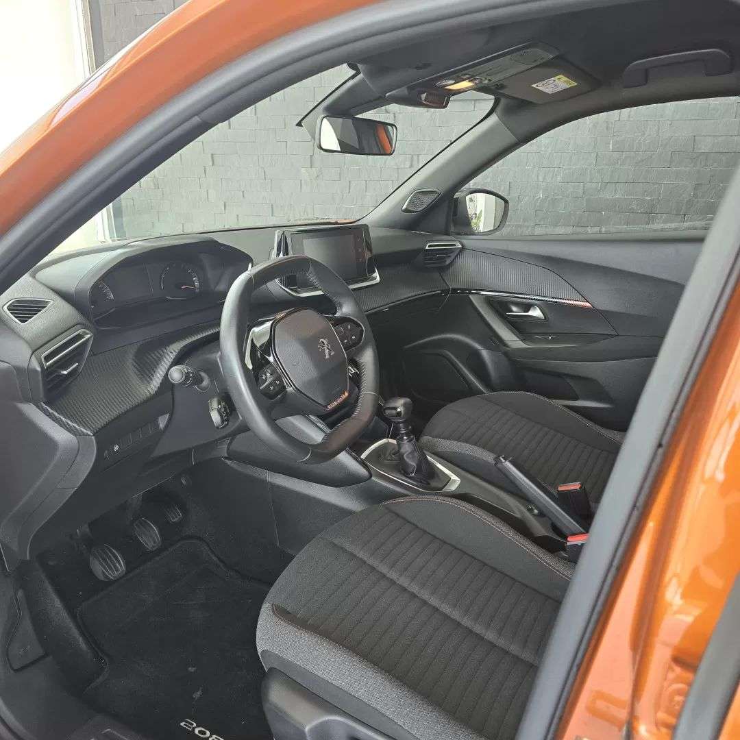 peugeot-2008-2023-gasolina-1199cc