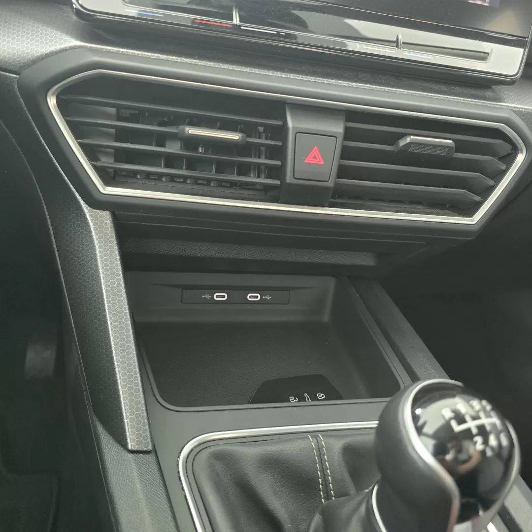 seat-leon-st-2024-gasolina-999cc