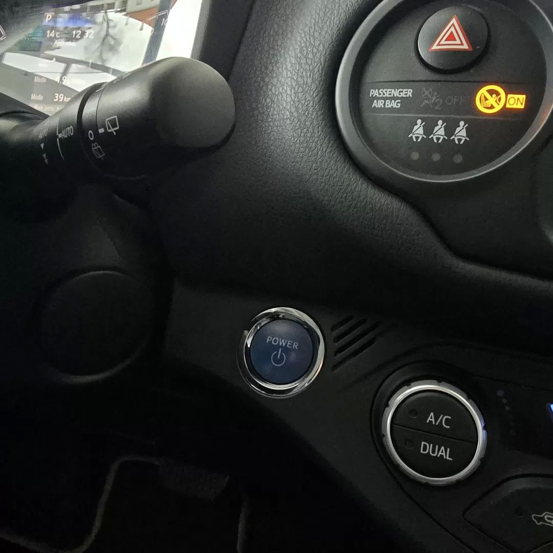 toyota-yaris-2020-hibrido-a-gasolina-1497cc