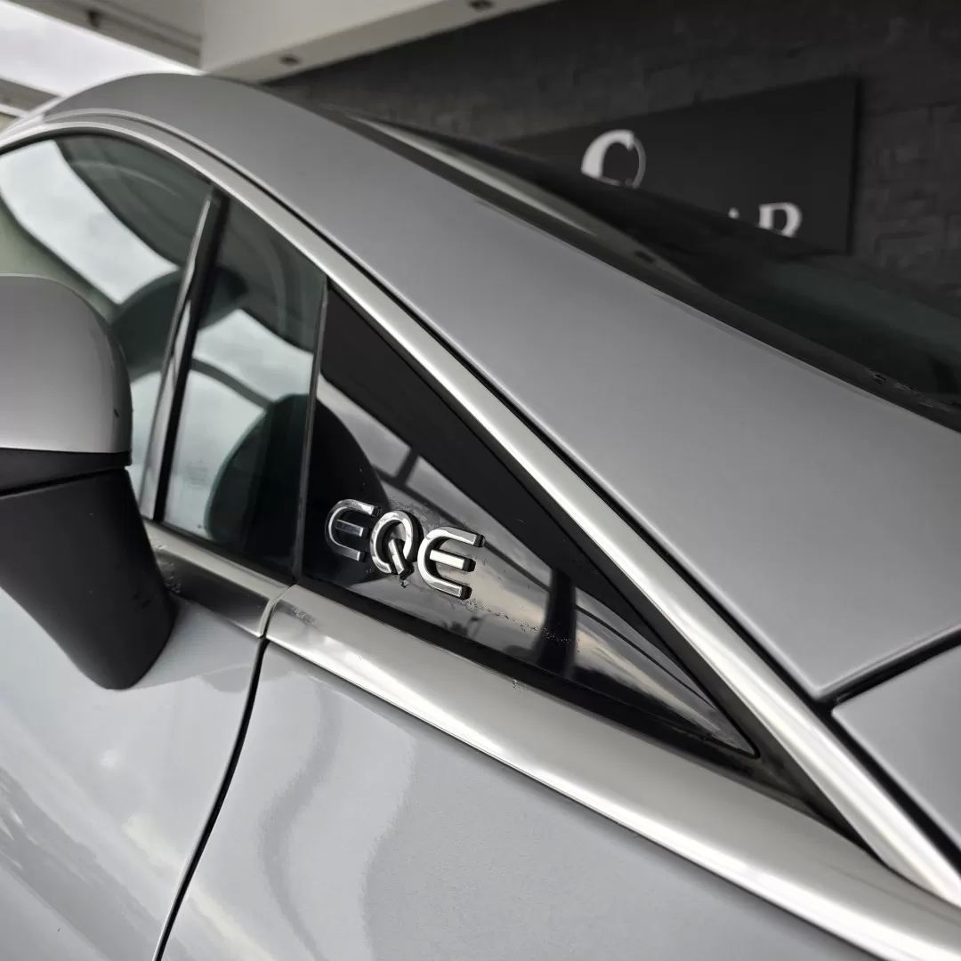 mercedes-benz-eqe-2023-eletrico-200cc