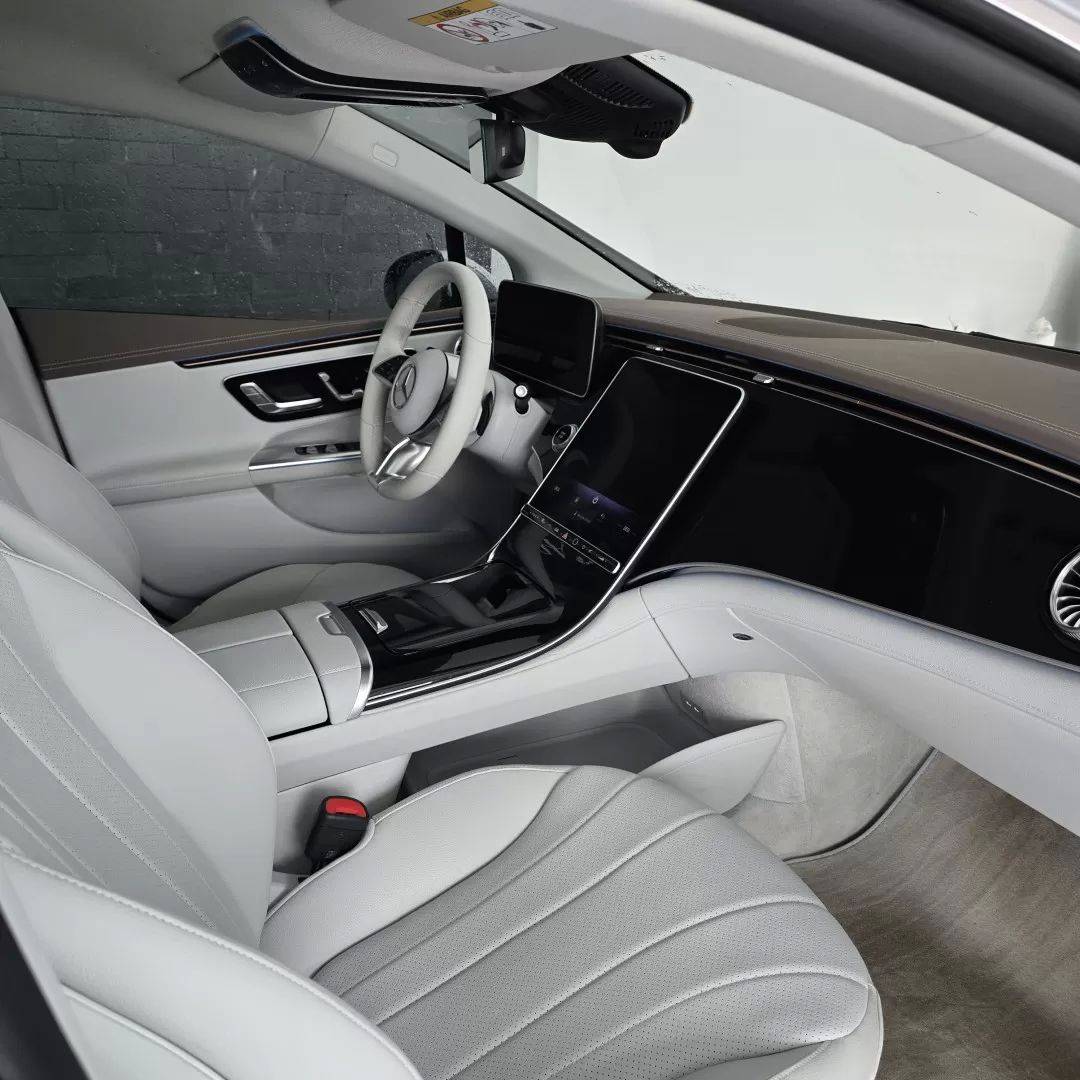 mercedes-benz-eqe-2023-eletrico-200cc