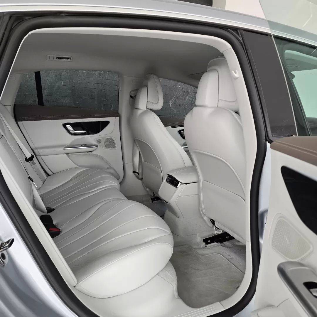 mercedes-benz-eqe-2023-eletrico-200cc