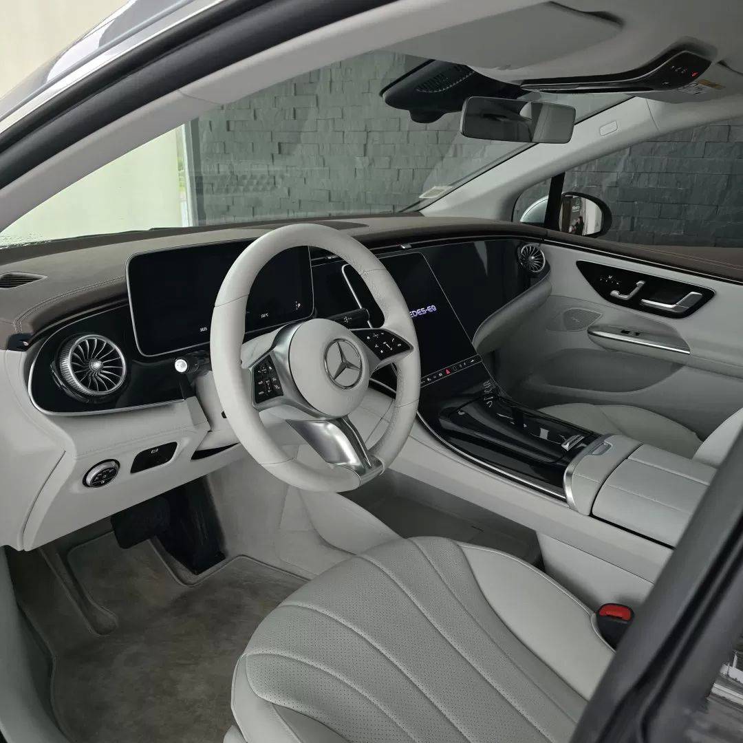 mercedes-benz-eqe-2023-eletrico-200cc