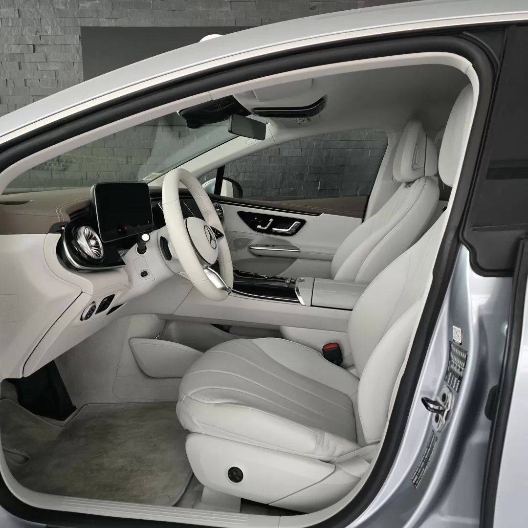 mercedes-benz-eqe-2023-eletrico-200cc