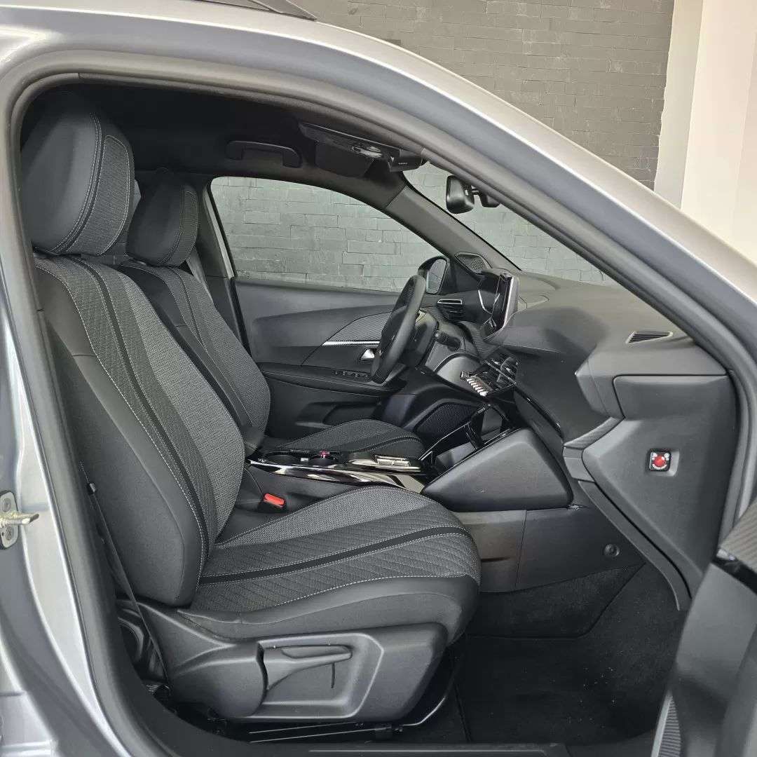 peugeot-e-2008-2025-eletrico-200cc