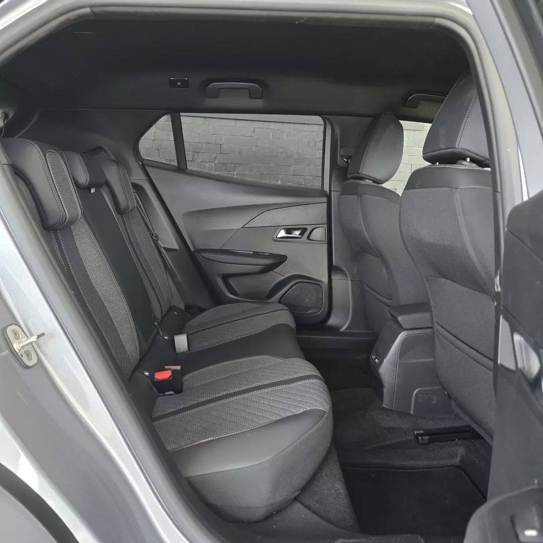 peugeot-e-2008-2025-eletrico-200cc