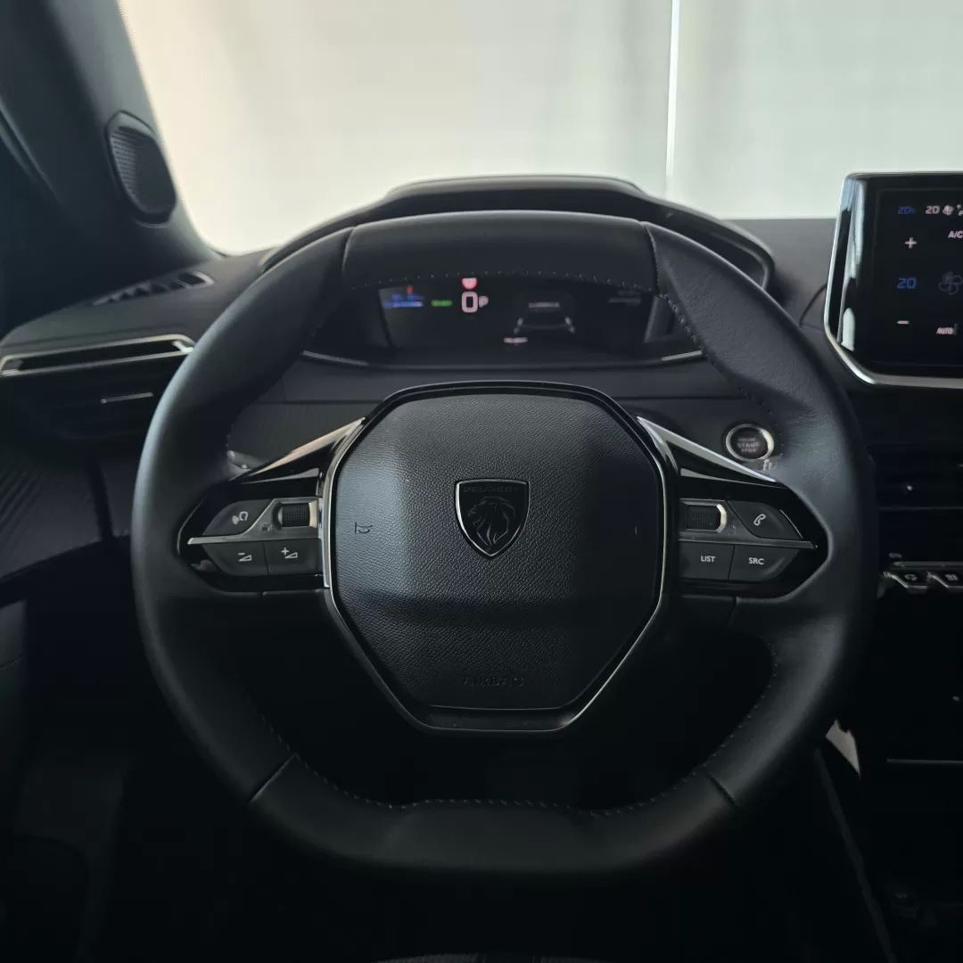 peugeot-e-2008-2025-eletrico-200cc