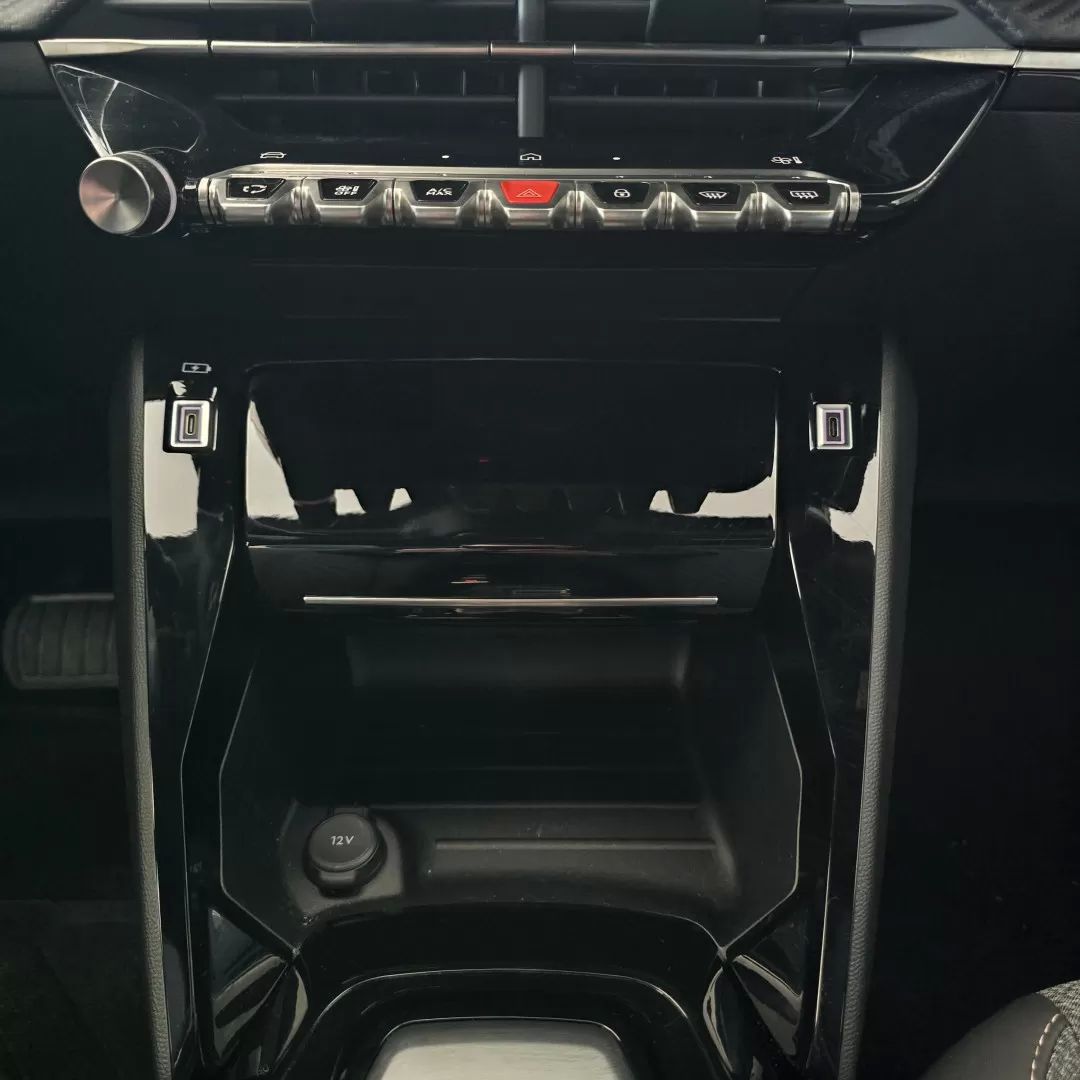 peugeot-e-2008-2025-eletrico-200cc