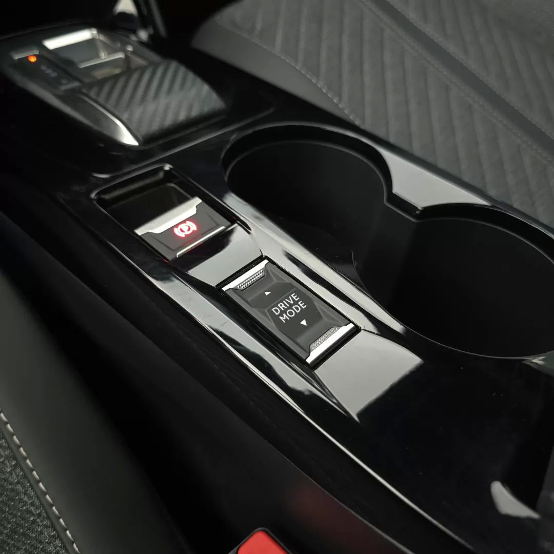 peugeot-e-2008-2025-eletrico-200cc